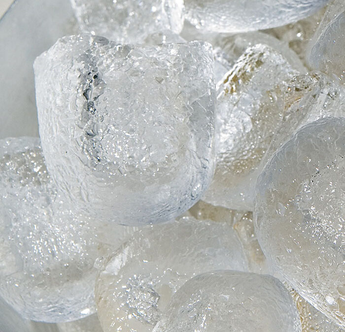 Chewing Ice Puts Teeth at Risk